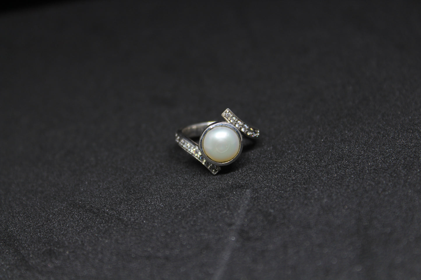 Calming pearl ring