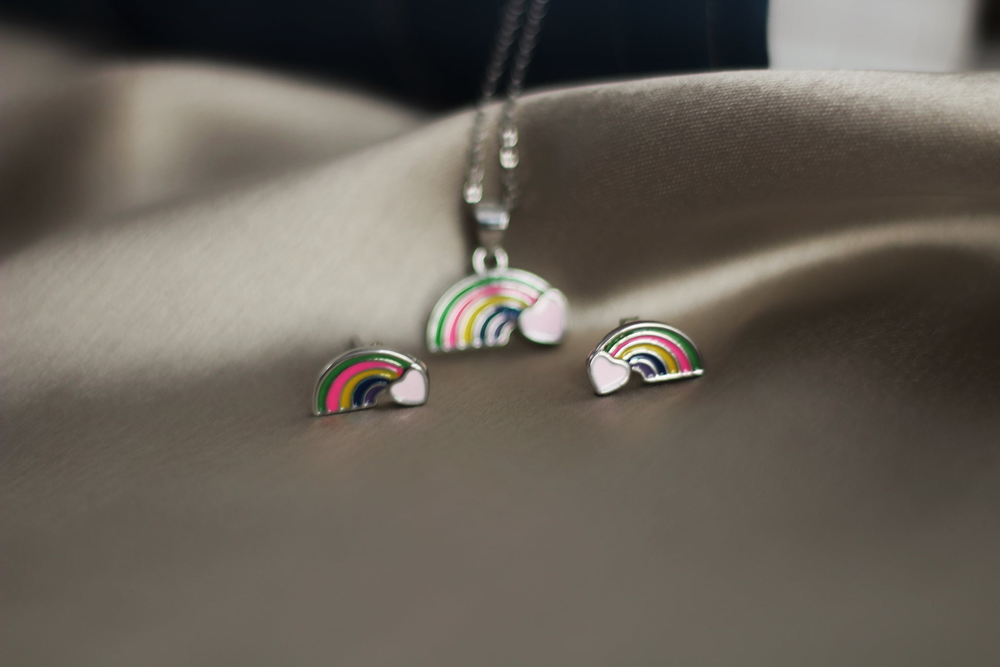 Rainbow- Kids Pendant set