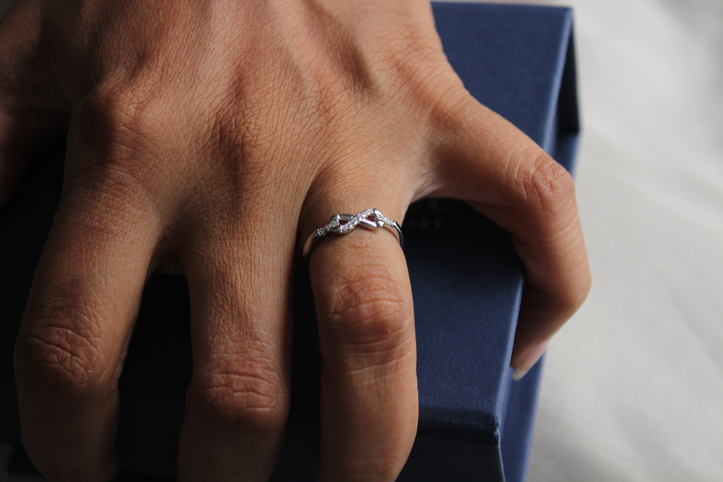 MEERA- Infinity Ring
