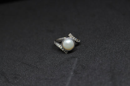 Calming pearl ring