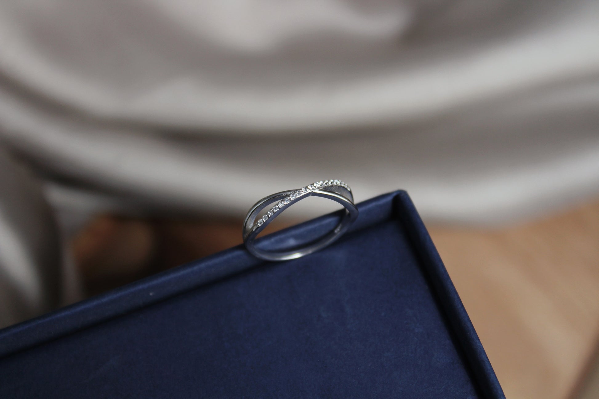MEERA- Criss Cross Ring