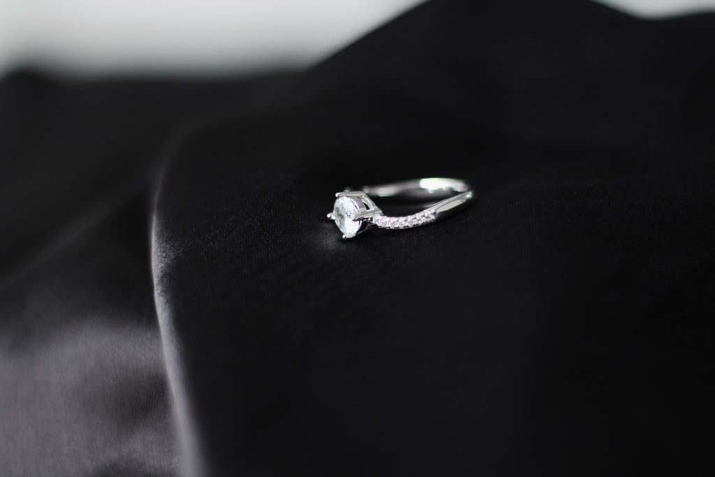 MEERA- Solitaire Ring