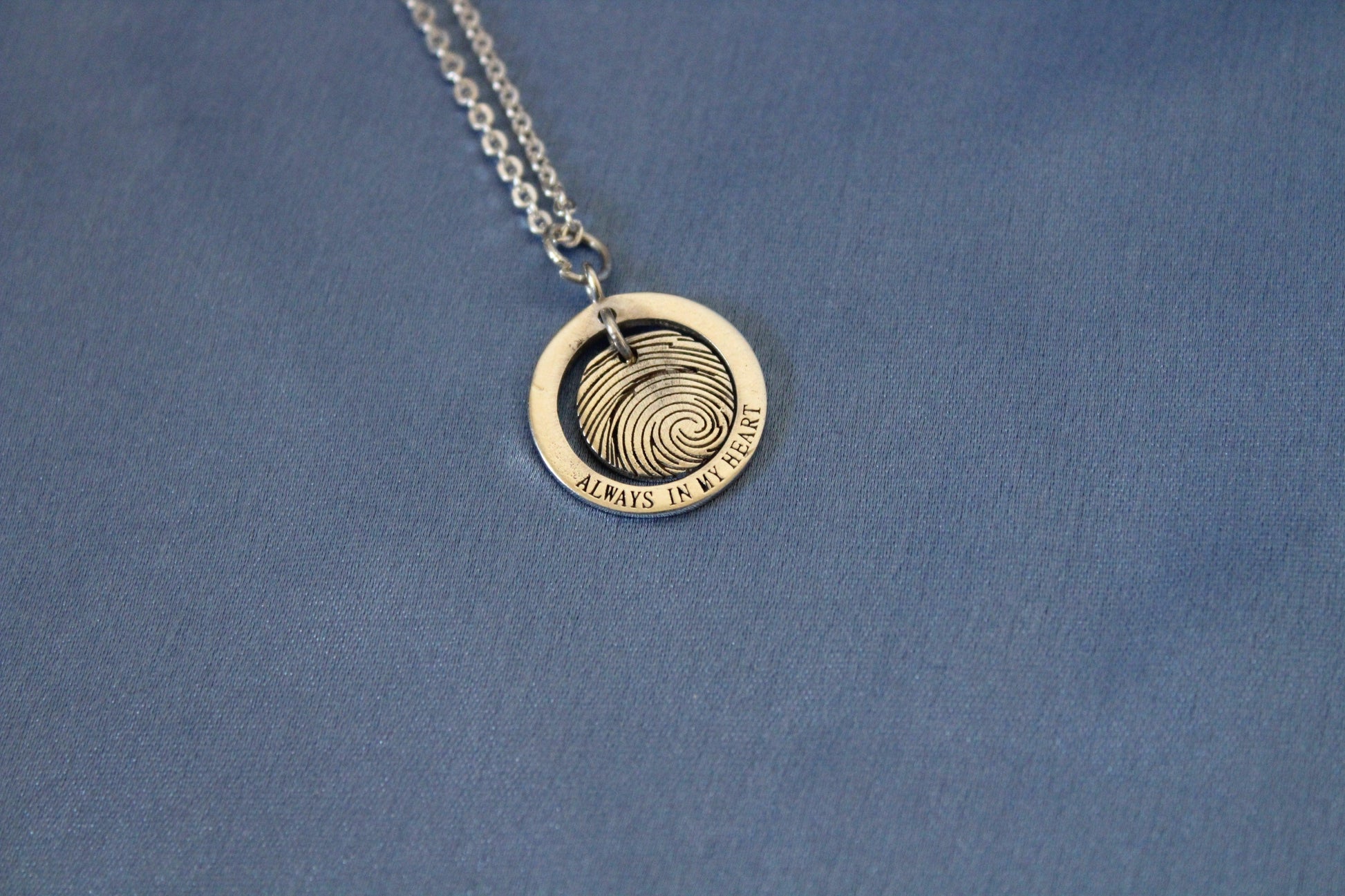 Customized Fingerprint Pendant (With Chain) - Fankaarii