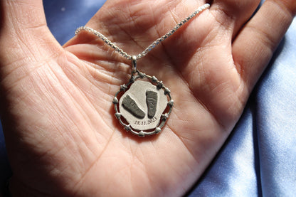 Baby Footprint Pendant with Birth Date (Without Chain) - Fankaarii