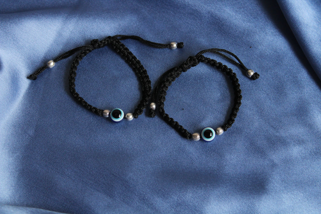 NAZARIYA Evil Eye Bracelet (Thread )