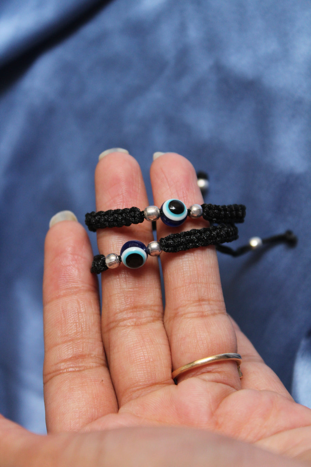 NAZARIYA Evil Eye Bracelet (Thread )