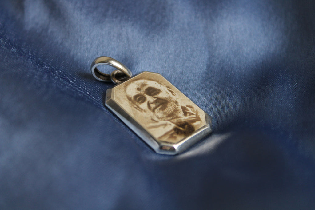 Tasveer - Portrait Pendant (Customized)