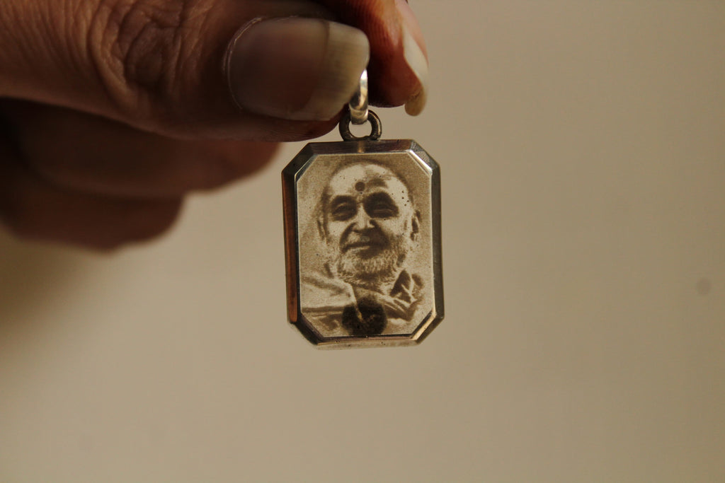 Tasveer - Portrait Pendant (Customized)